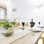 Dalti Center 公寓 *