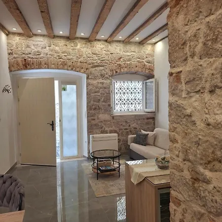 Apartman Dalti Center *