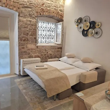 Apartman Dalti Center *