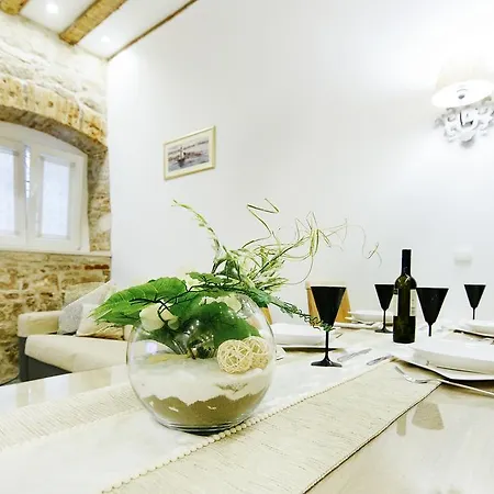 Dalti Center * Zadar