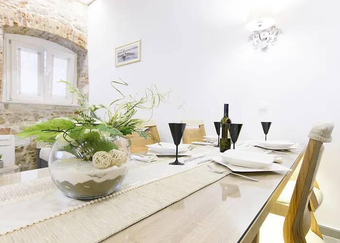 Dalti Center Apartman *